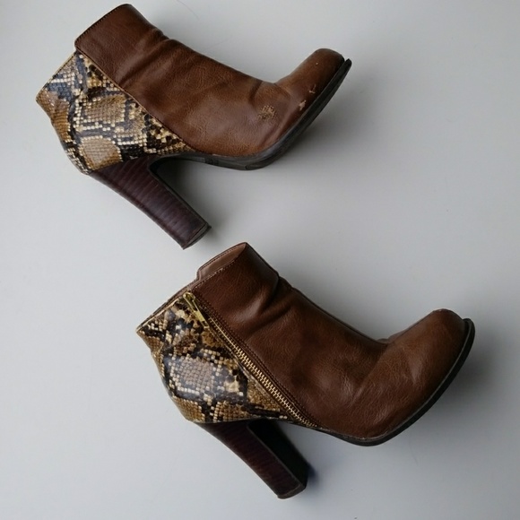 kenneth cole snakeskin boots